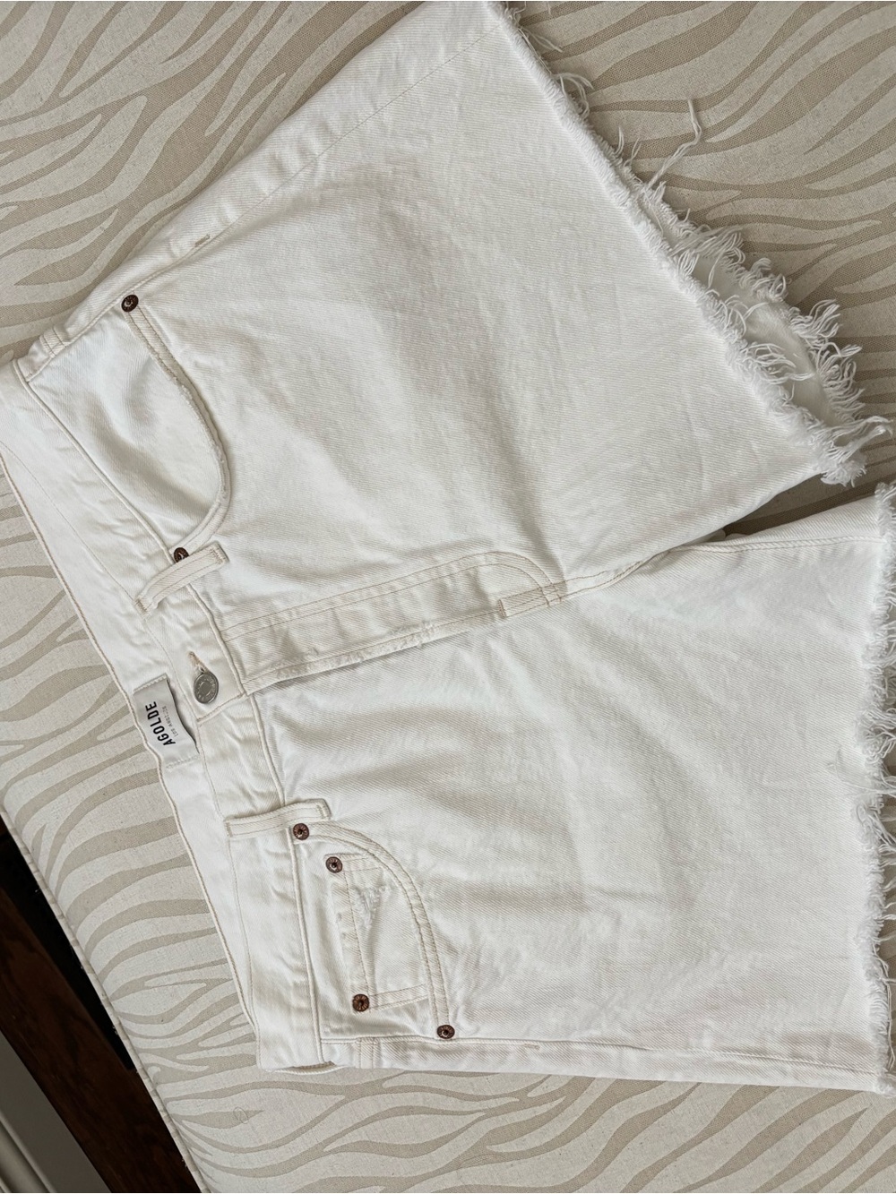 AGOLDE WHITE DENIM SHORTS